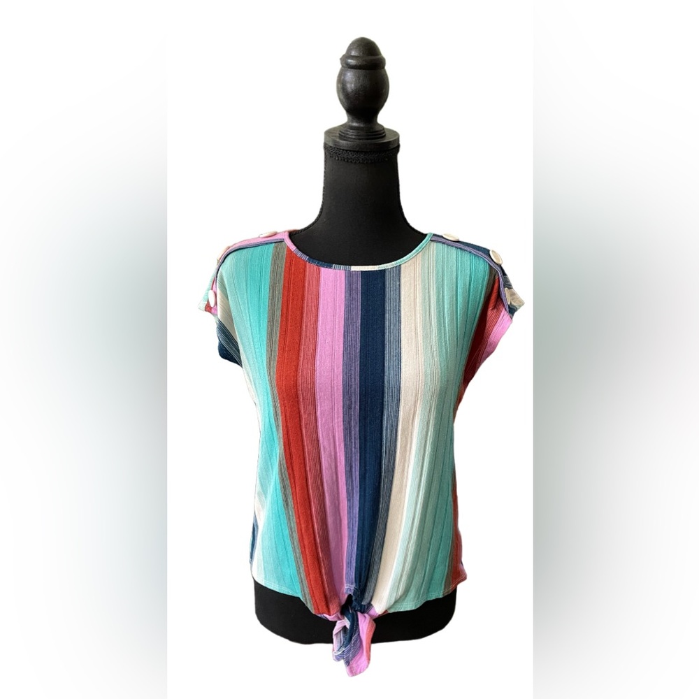 Modern Attraction: BoHo Style Blouse with Front Tie